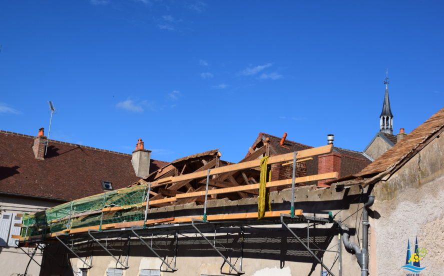 Enlèvement de la toiture du bâtiment annexe