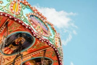 Vue de manège fête foraine