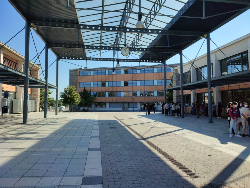 Cour Cité Scolaire 