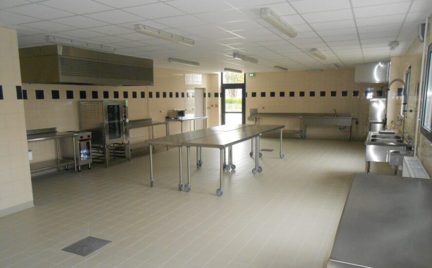 Cuisine de la salle Bernard Coulon