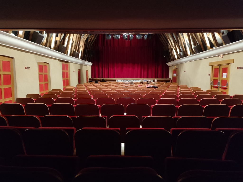 Salle du théâtre des Bénédictins