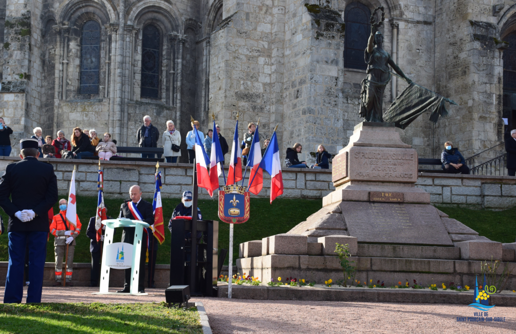 Discours du maire sur le monument aux morts le 11 novembre 2021