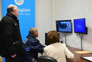 Poste de surveillance de la vidéoprotection avec le maire