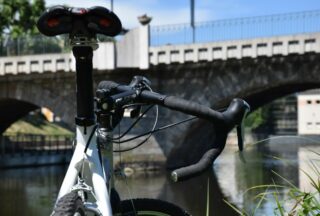 Photo d'un vélo près de la Sioule