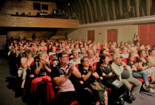Public lors d'une représentation théâtrale