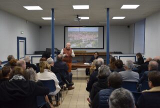 Réunion publique sur le futur de la cour des Moines